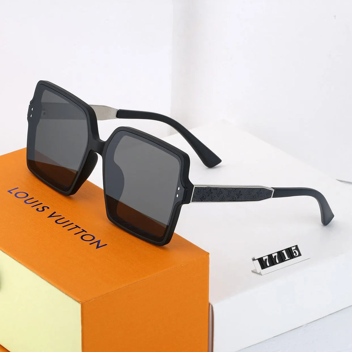 Luxury Four Leaf Flower Polarized Sunglasses A611