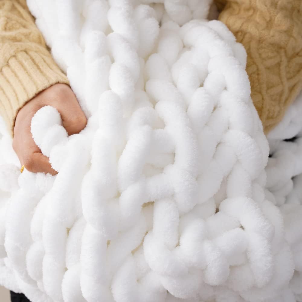 White Oversized Chunky Knit Chenille Blanket C738