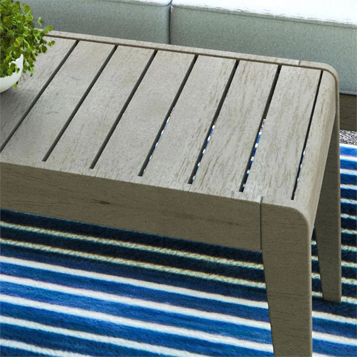Traditional Wood Outdoor Coffee Table in Gray D62177