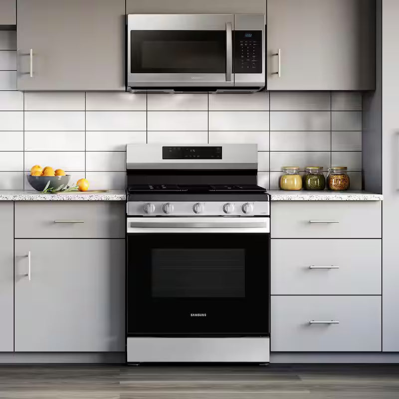 6.0 cu. ft. Smart Freestanding Gas Range with Integrated Griddle in Stainless Steel Z5932
