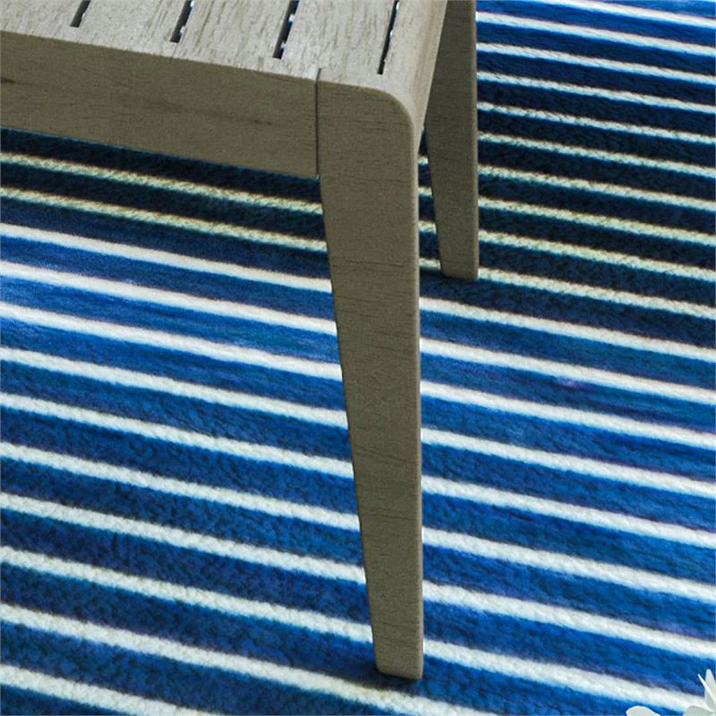 Traditional Wood Outdoor Coffee Table in Gray D62177